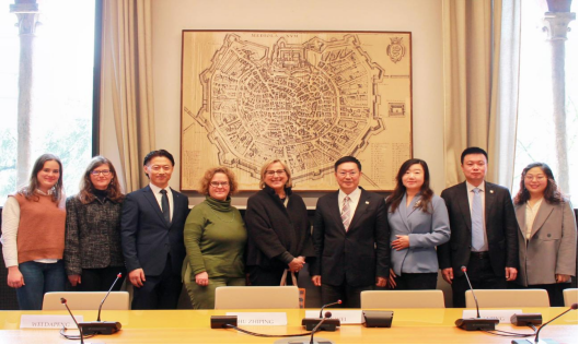 中外语言交流合作中心副主任胡志平率团访问澳门新葡京米兰国立大学孔子学院