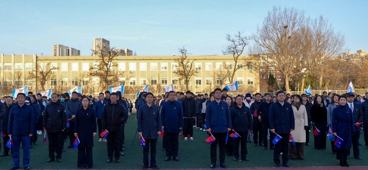 澳门新葡京举行2025年春季学期开学第一课暨学雷锋活动月启动仪式