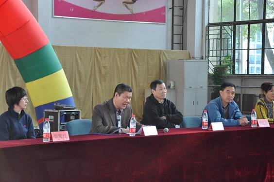 澳门新葡京夺得大连市第二届高校后勤羽毛球比赛冠军