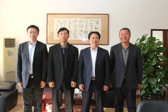 辽宁省委讲师团副团长张启元教授应邀来澳门新葡京做专题报告