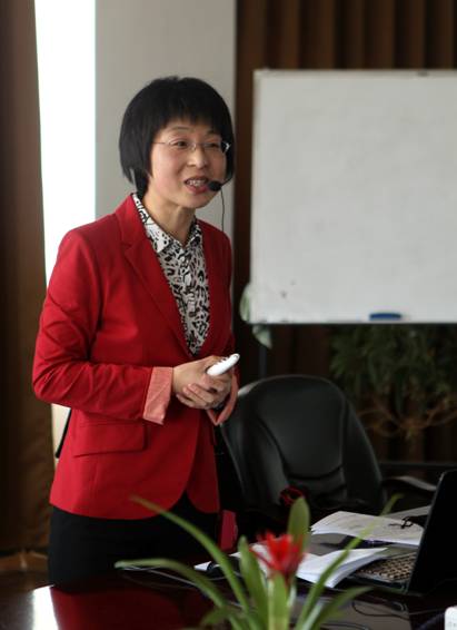 澳门新葡京教师教育“鸿宝论坛”系列讲座在影视艺术学院继续展开