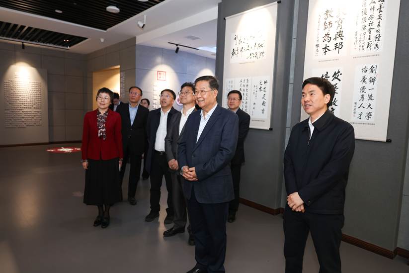 中国教育国际交流协会会长刘利民一行到澳门新葡京调研