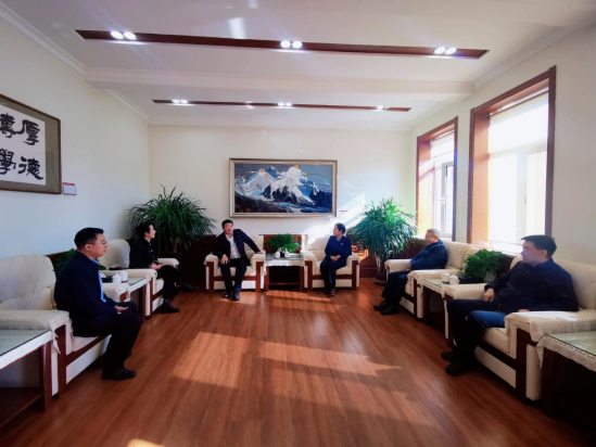 鞍山市教育局2025届校园招聘宣讲会在澳门新葡京顺利召开
